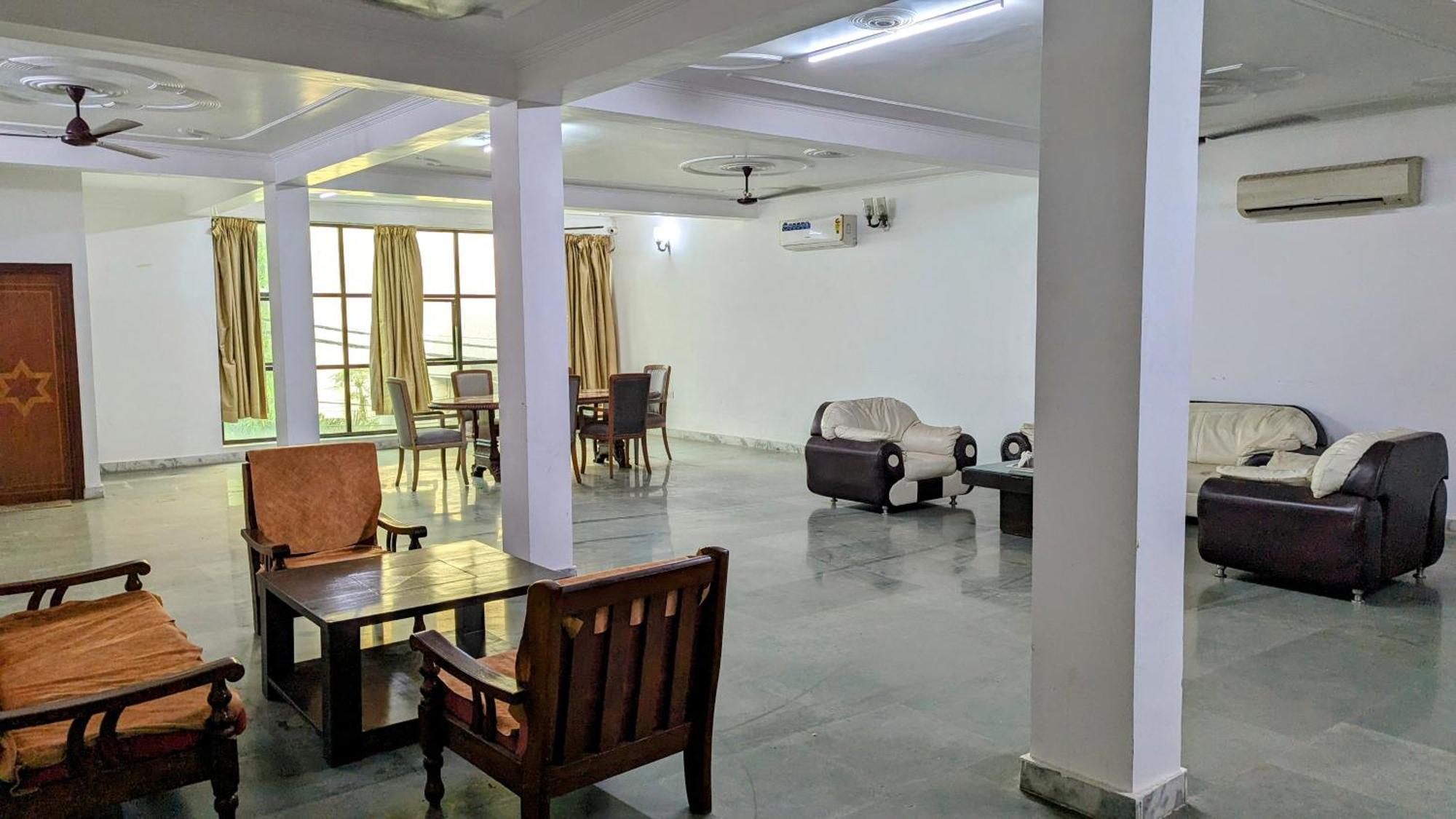 Hotel Lecston @Yashobhoomi Dwarka Sector - 25 Metro Station Delhi  Luaran gambar
