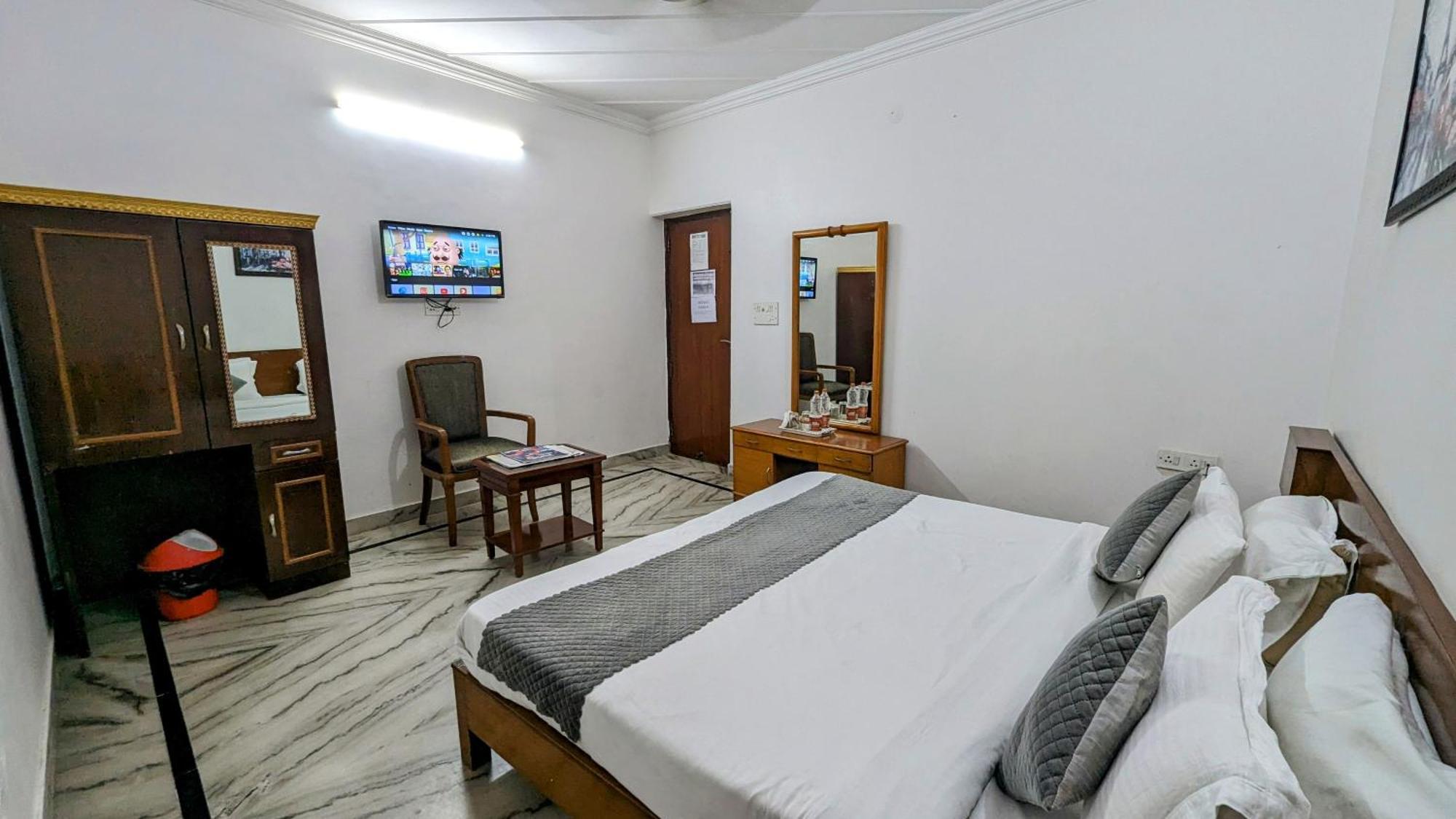 Hotel Lecston @Yashobhoomi Dwarka Sector - 25 Metro Station Delhi  Luaran gambar