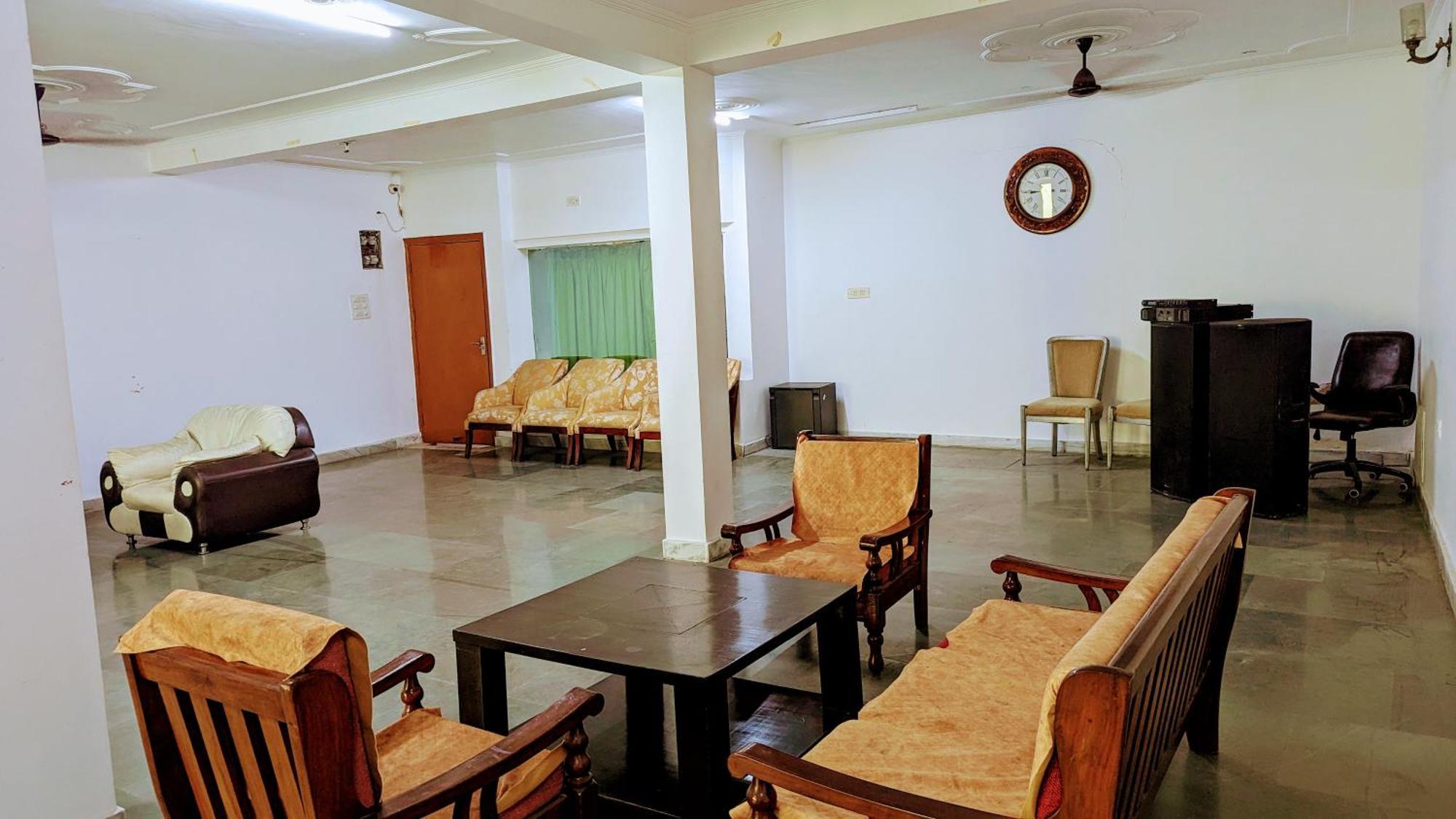 Hotel Lecston @Yashobhoomi Dwarka Sector - 25 Metro Station Delhi  Luaran gambar
