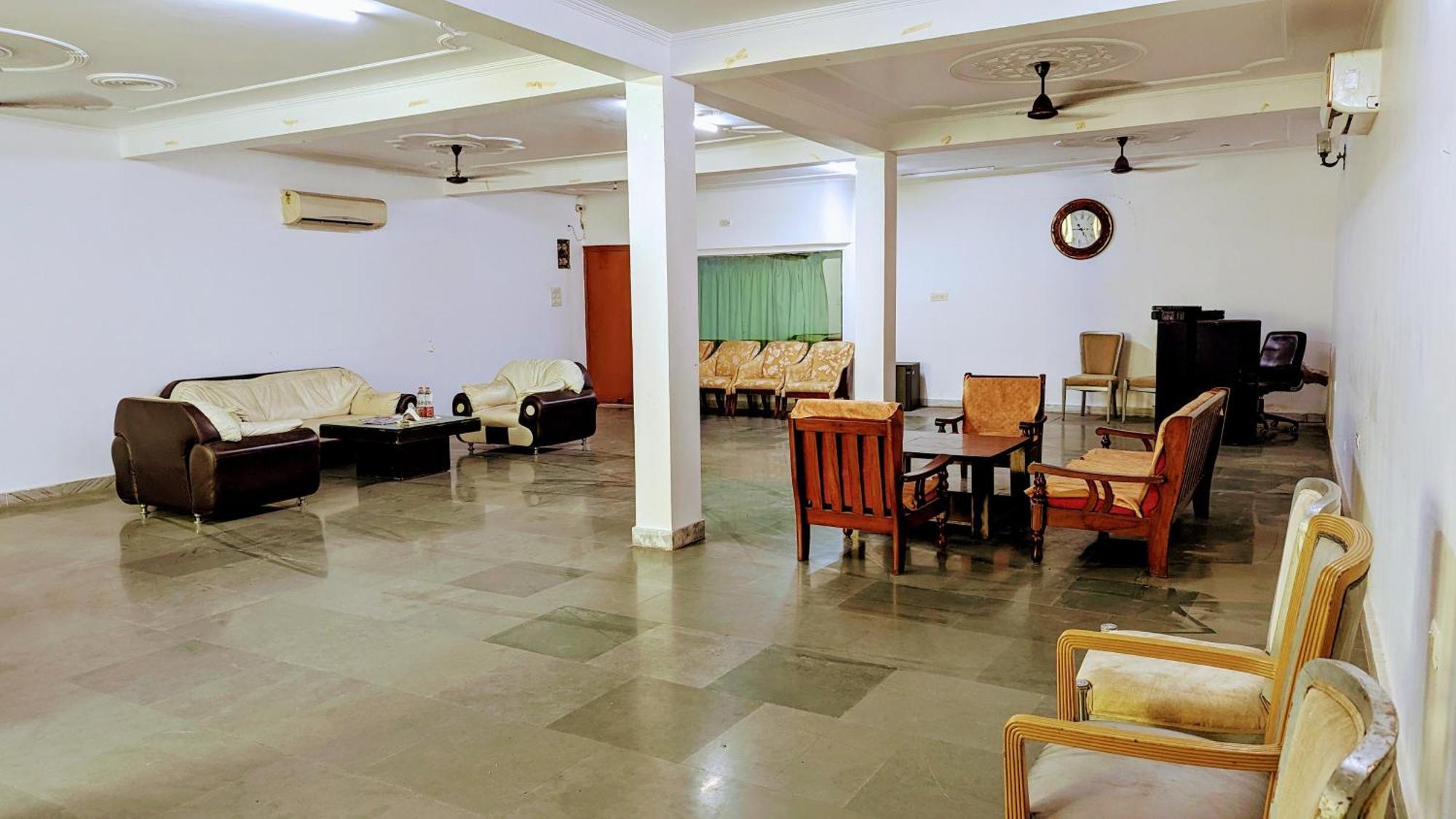 Hotel Lecston @Yashobhoomi Dwarka Sector - 25 Metro Station Delhi  Luaran gambar