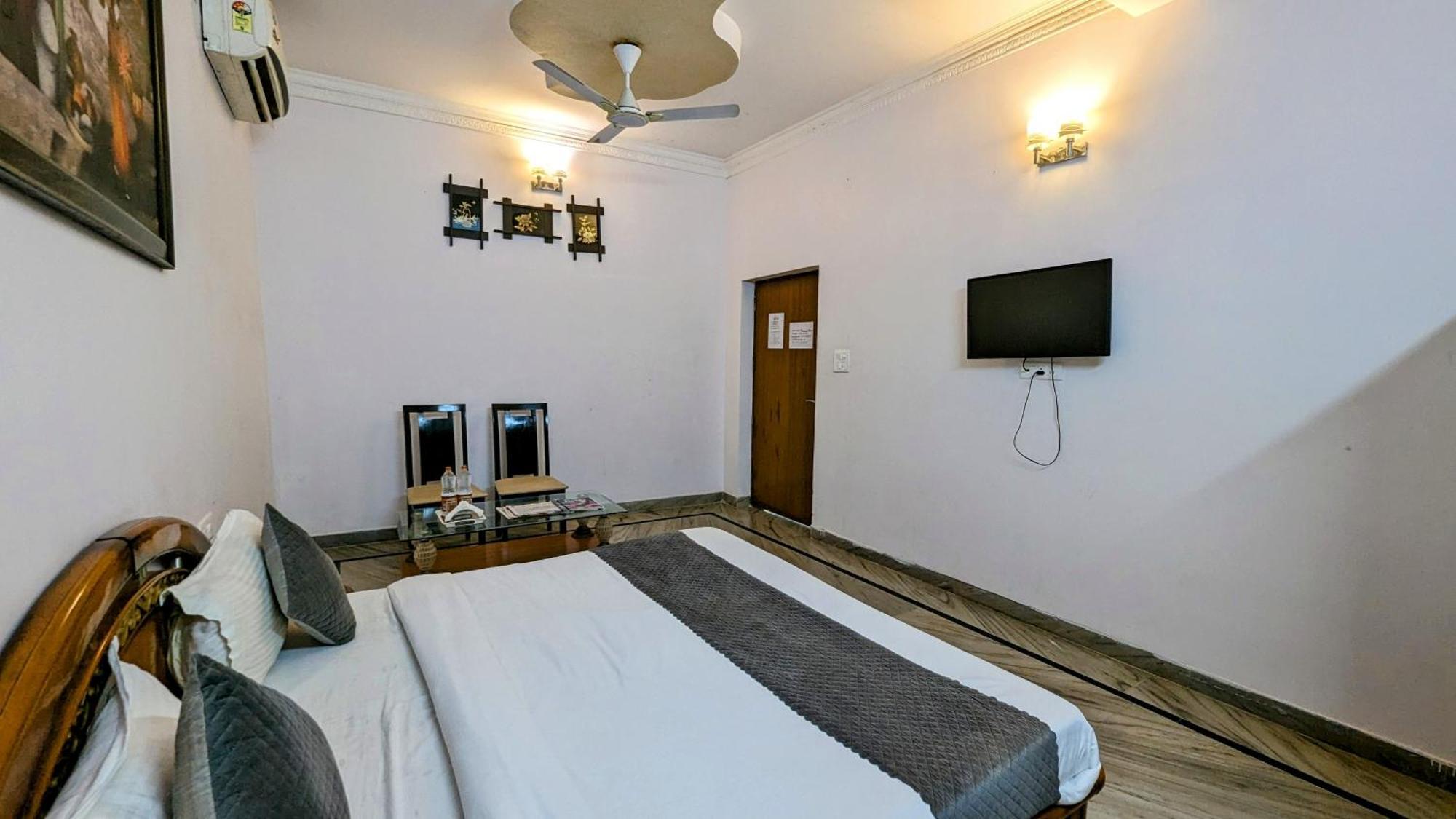 Hotel Lecston @Yashobhoomi Dwarka Sector - 25 Metro Station Delhi  Luaran gambar