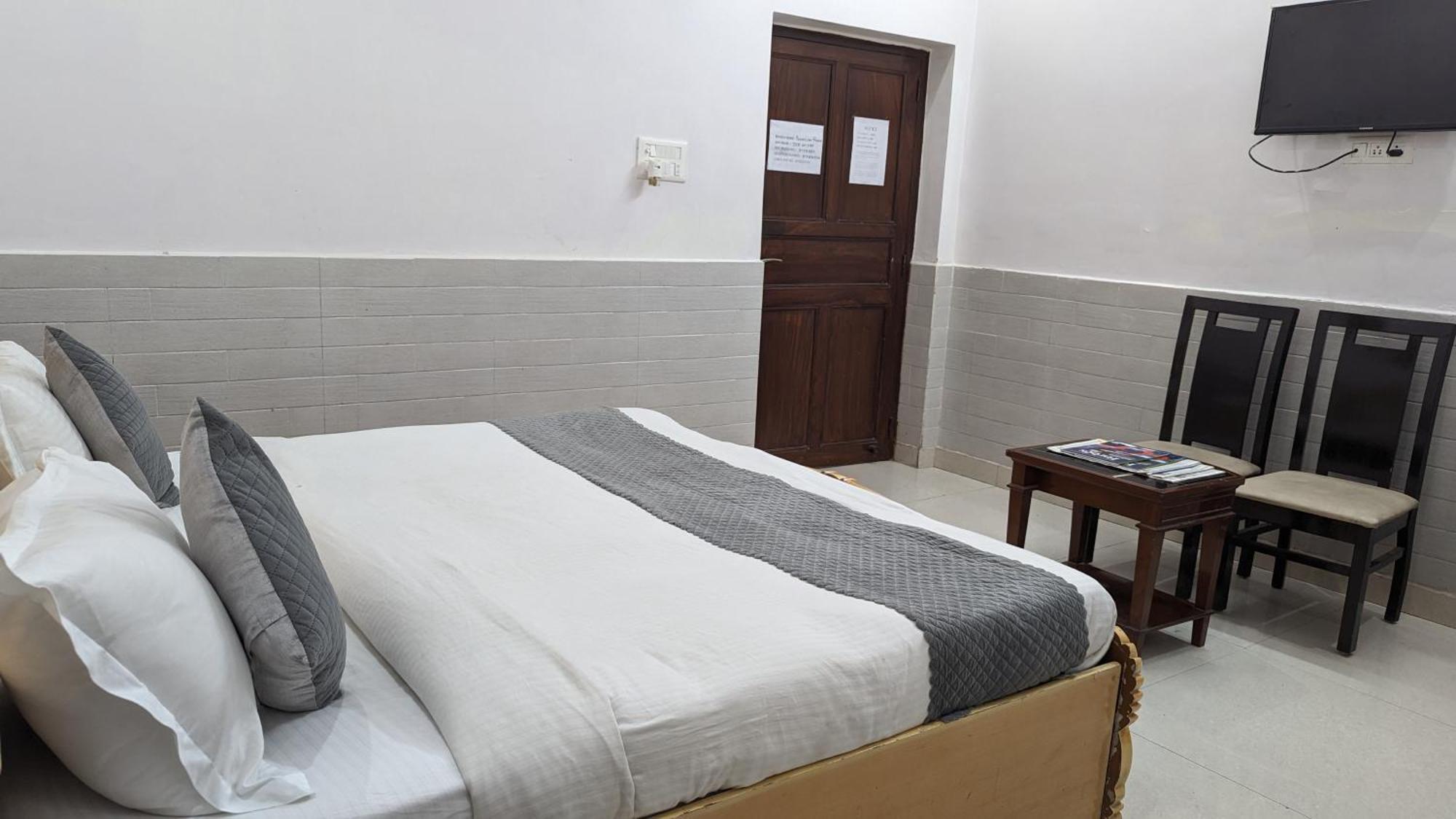 Hotel Lecston @Yashobhoomi Dwarka Sector - 25 Metro Station Delhi  Luaran gambar