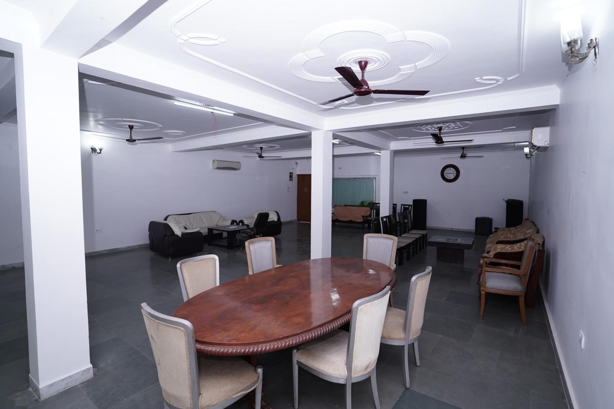 Hotel Lecston @Yashobhoomi Dwarka Sector - 25 Metro Station Delhi  Luaran gambar