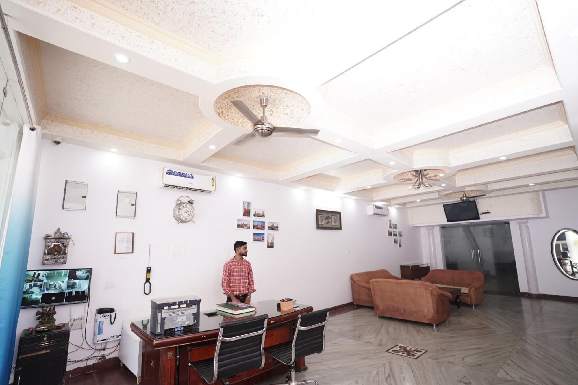Hotel Lecston @Yashobhoomi Dwarka Sector - 25 Metro Station Delhi  Luaran gambar