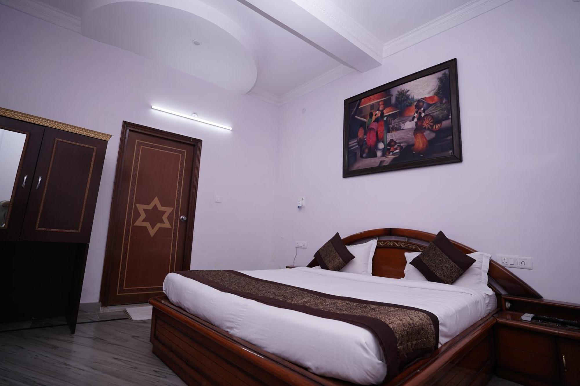 Hotel Lecston @Yashobhoomi Dwarka Sector - 25 Metro Station Delhi  Luaran gambar
